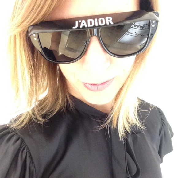 Meet your Posher, Eve - Picture 1 of 3